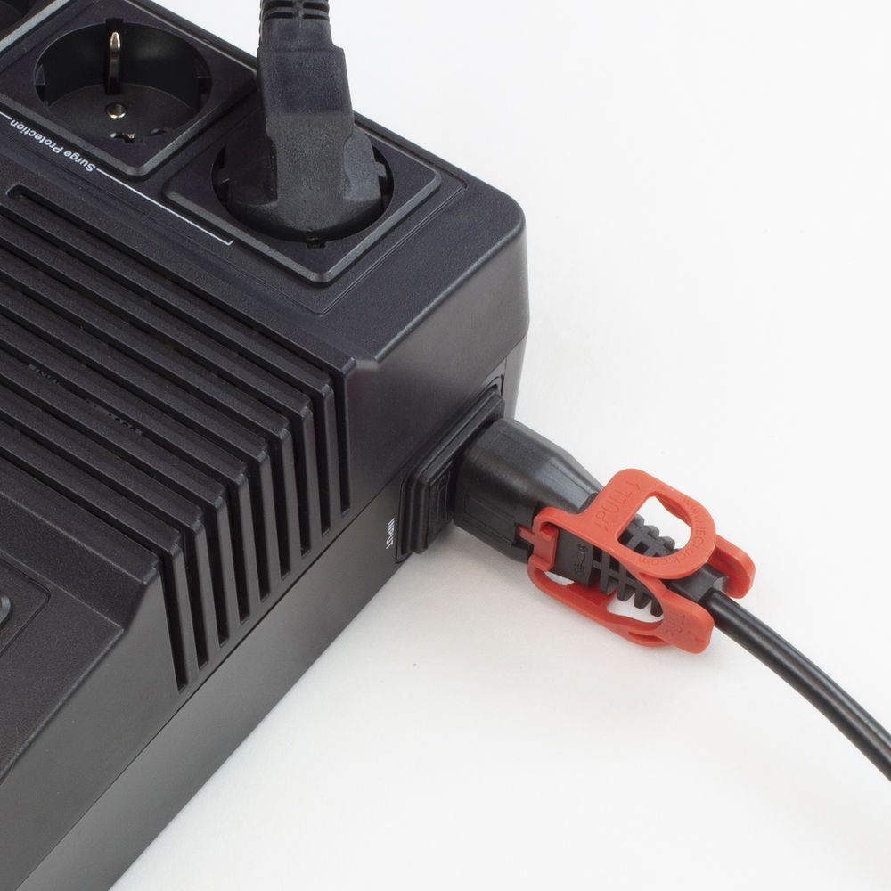 ACT Powercord C13 IEC Lock+ - C14 0,5m Black