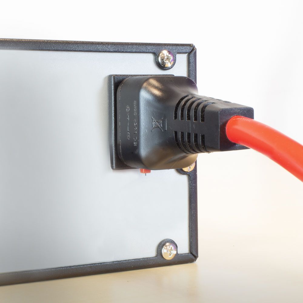 ACT Powercord C19 IEC Lock - C20 1m Red