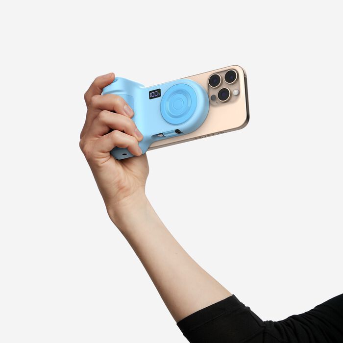 Belkin Stage PowerGrip Magnetic Charging Camera Grip with 9300mAh PowerBank Ice Blue