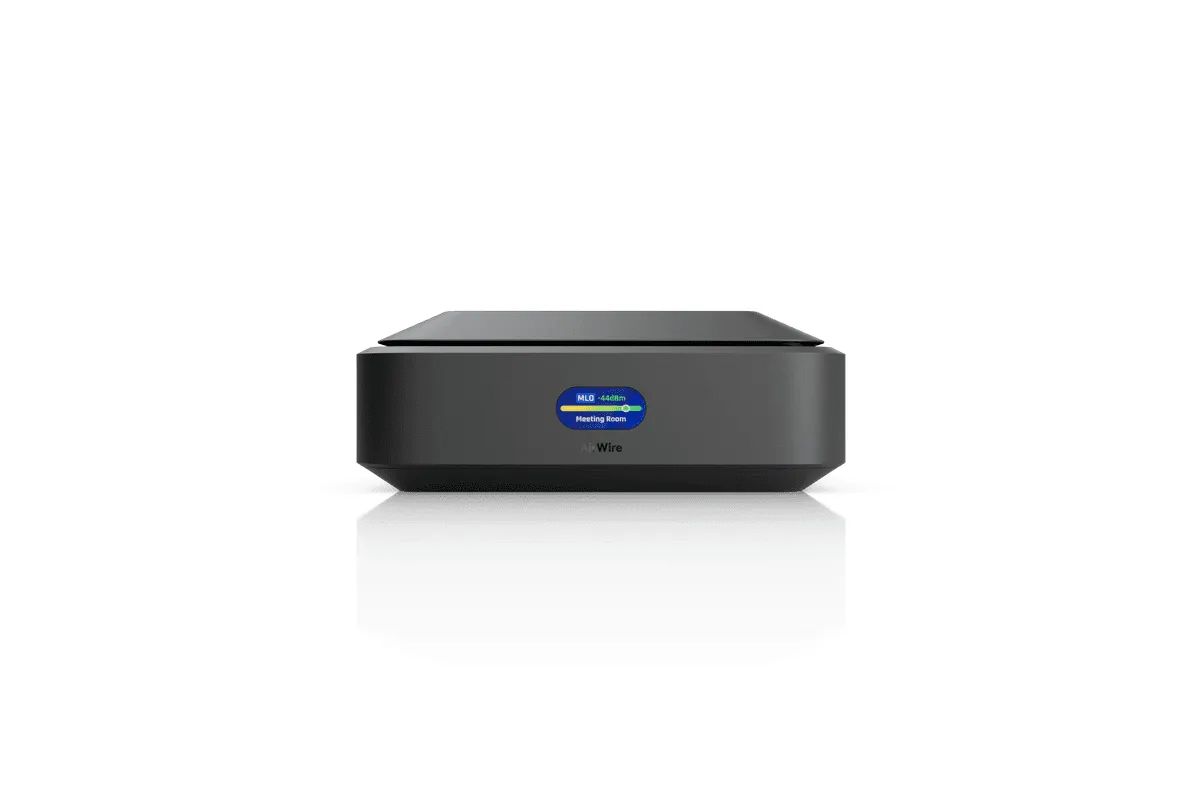 Ubiquiti AirWire High-performance WiFi 7 client adapter with STR MLO Black
