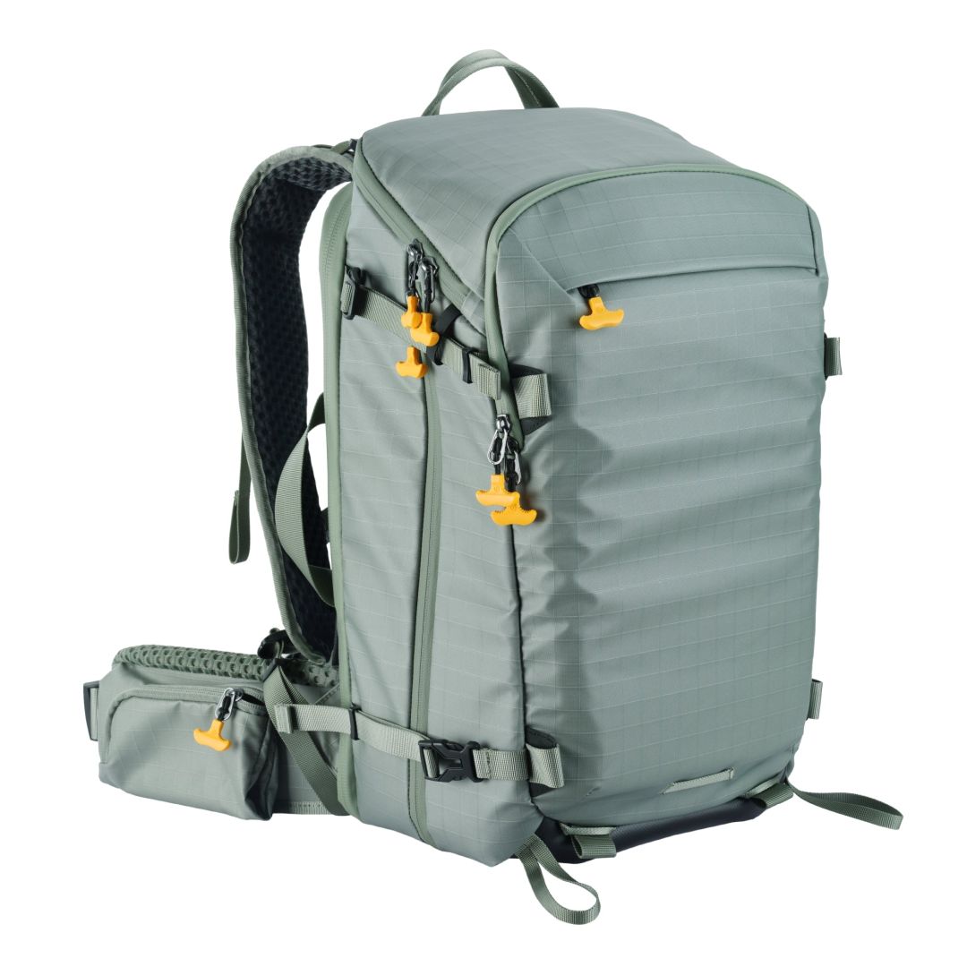 Vanguard Alta Adventure LB25L Lightweight Backpack Green